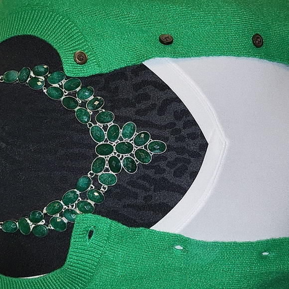 Amazing Simulated Emerald Necklace - NWOT - Adjustable - Picture 6 of 7